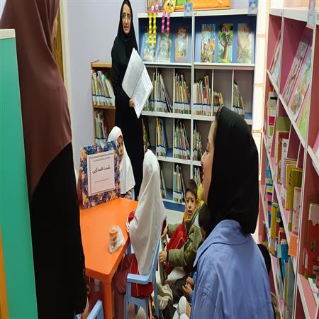 قصه گویی از کتاب برای دانش آموزان ابتدایی